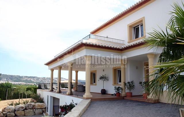 Vivienda Unifamiliar  y Piscina en urbanización Privada