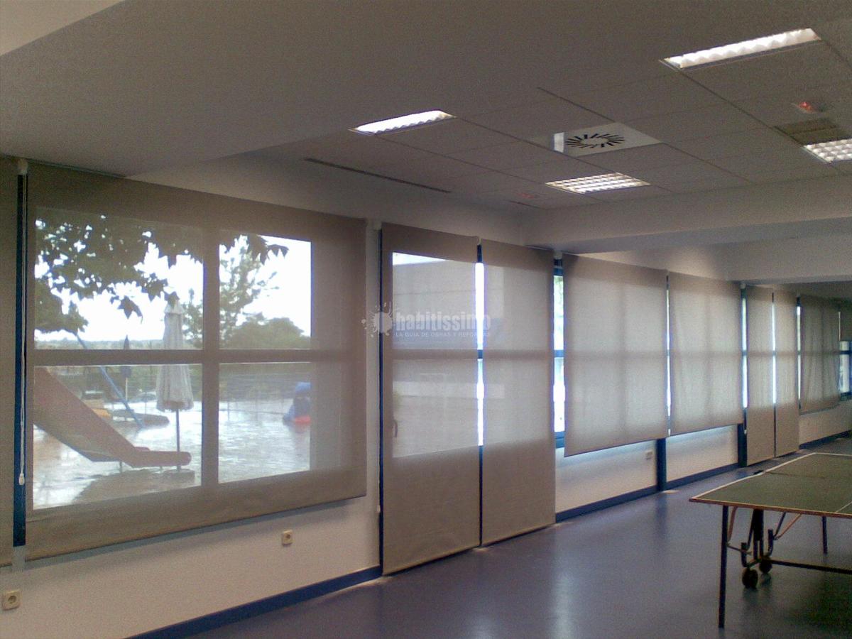 Instalacion estores y cortinas en Fundacion BOBATH