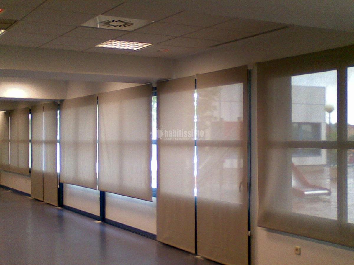 Instalacion estores y cortinas en Fundacion BOBATH