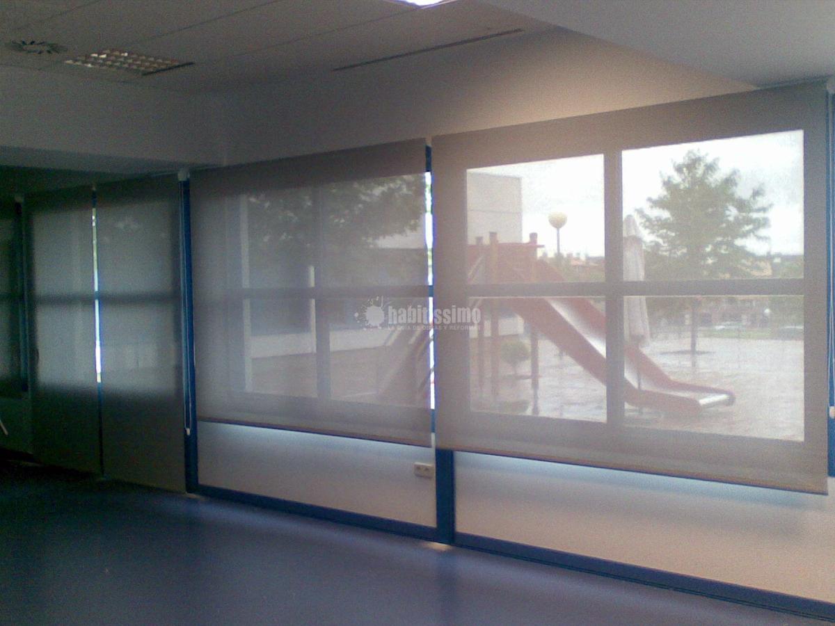 Instalacion estores y cortinas en Fundacion BOBATH