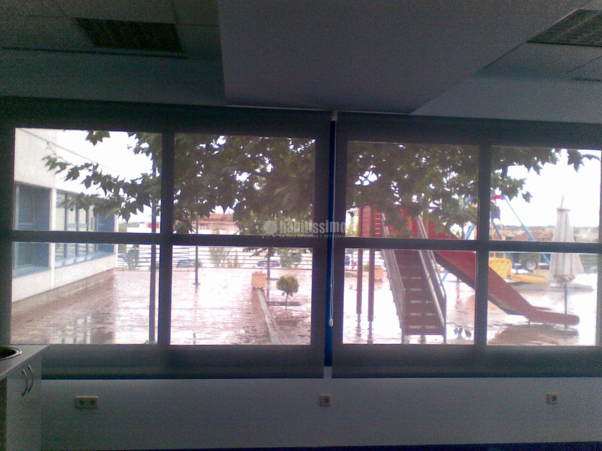 Instalacion estores y cortinas en Fundacion BOBATH
