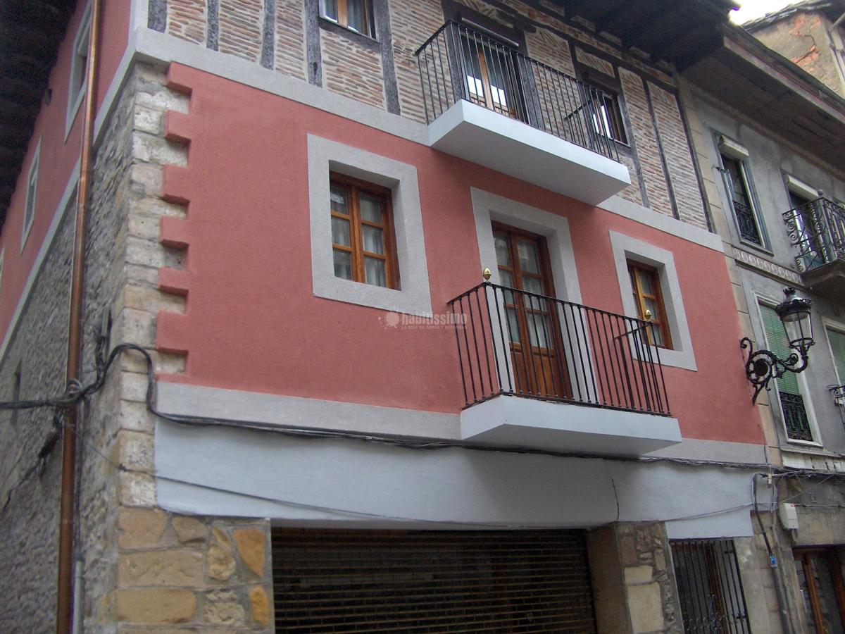 Rehabilitación de fachada, en Balmaseda (Vizcaya)