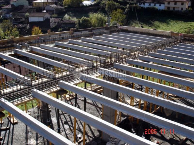 Construcción de casa de pueblo