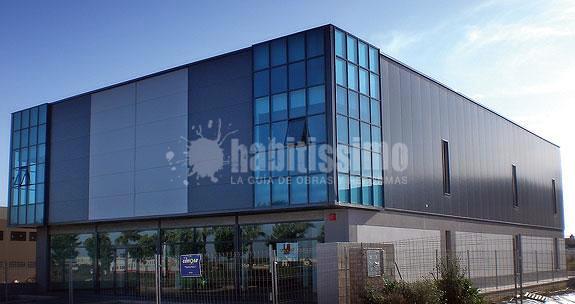 Edificio comercial para venta de muebles