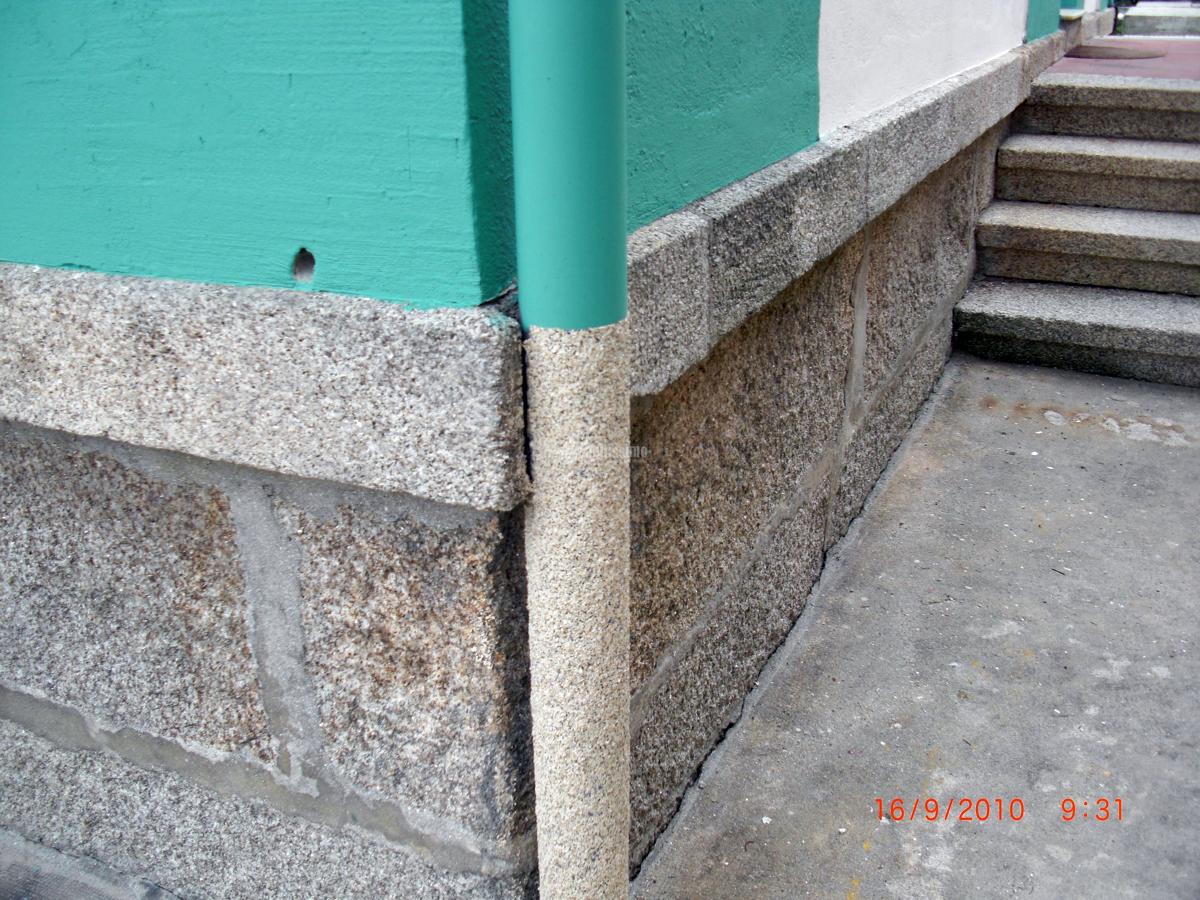 Fachada de vivienda unifamiliar.