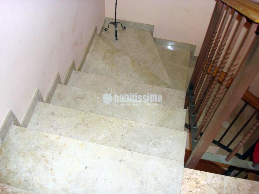 Forrado de escalera con laminado de Quick Step