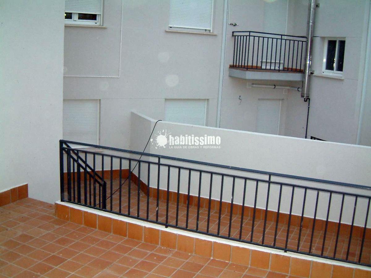 Construción de 10 viviendas con garaje en Encinas de Abajo