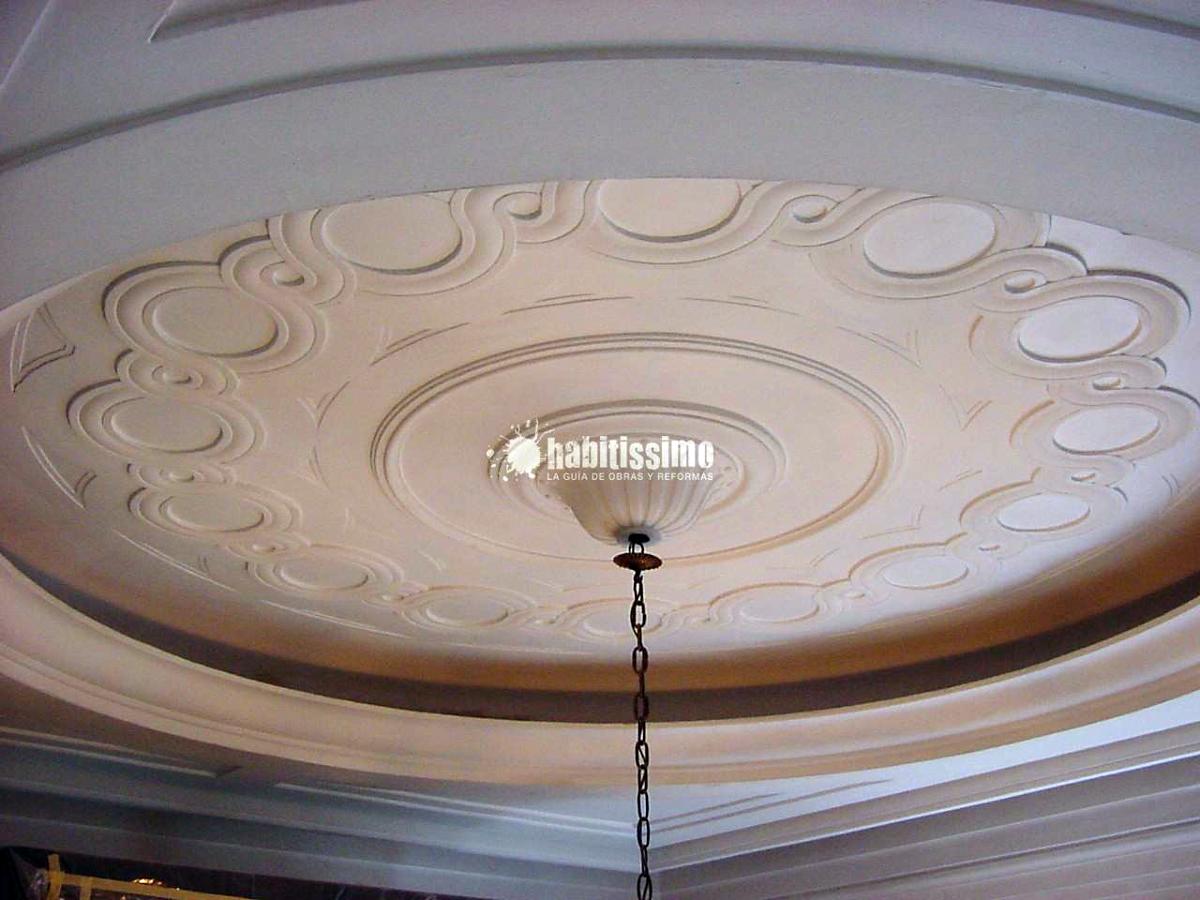 Pintado de vestibulo y escaleras de la Delegación del Gobierno en Cantabria