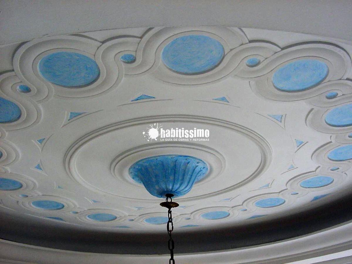 Pintado de vestibulo y escaleras de la Delegación del Gobierno en Cantabria