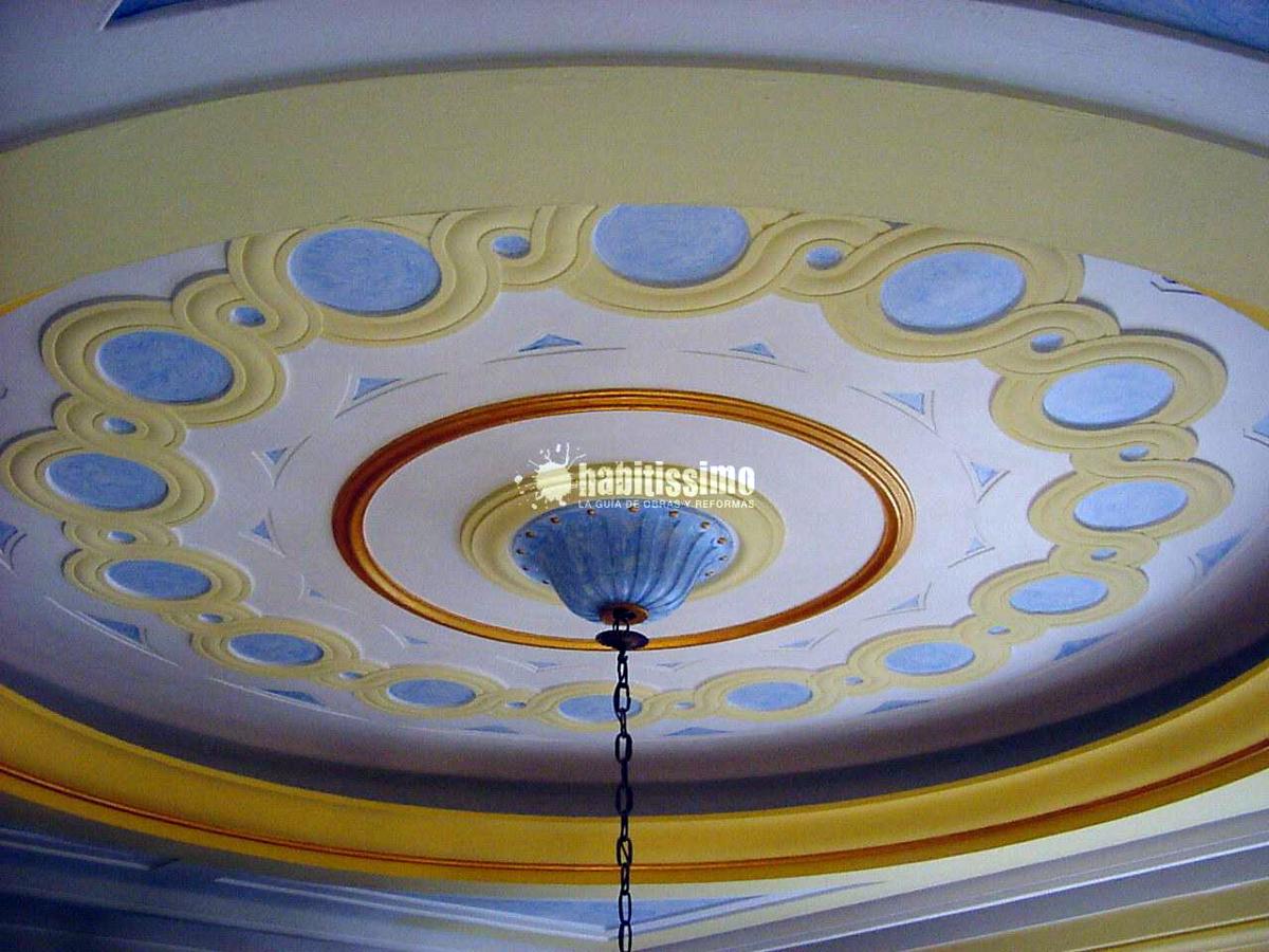 Pintado de vestibulo y escaleras de la Delegación del Gobierno en Cantabria