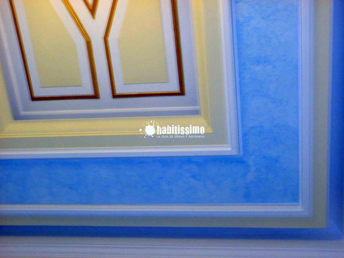 Pintado de vestibulo y escaleras de la Delegación del Gobierno en Cantabria