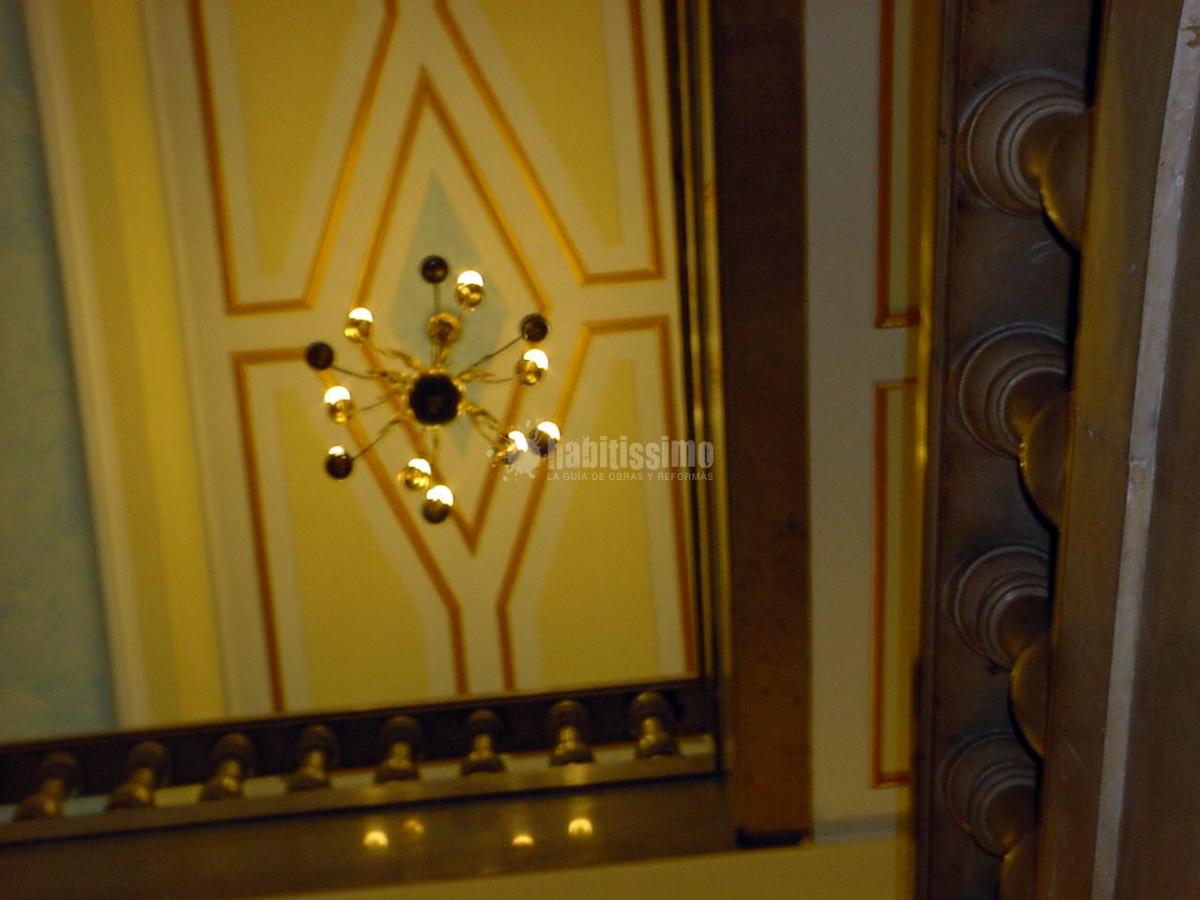 Pintado de vestibulo y escaleras de la Delegación del Gobierno en Cantabria