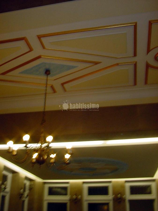 Pintado de vestibulo y escaleras de la Delegación del Gobierno en Cantabria