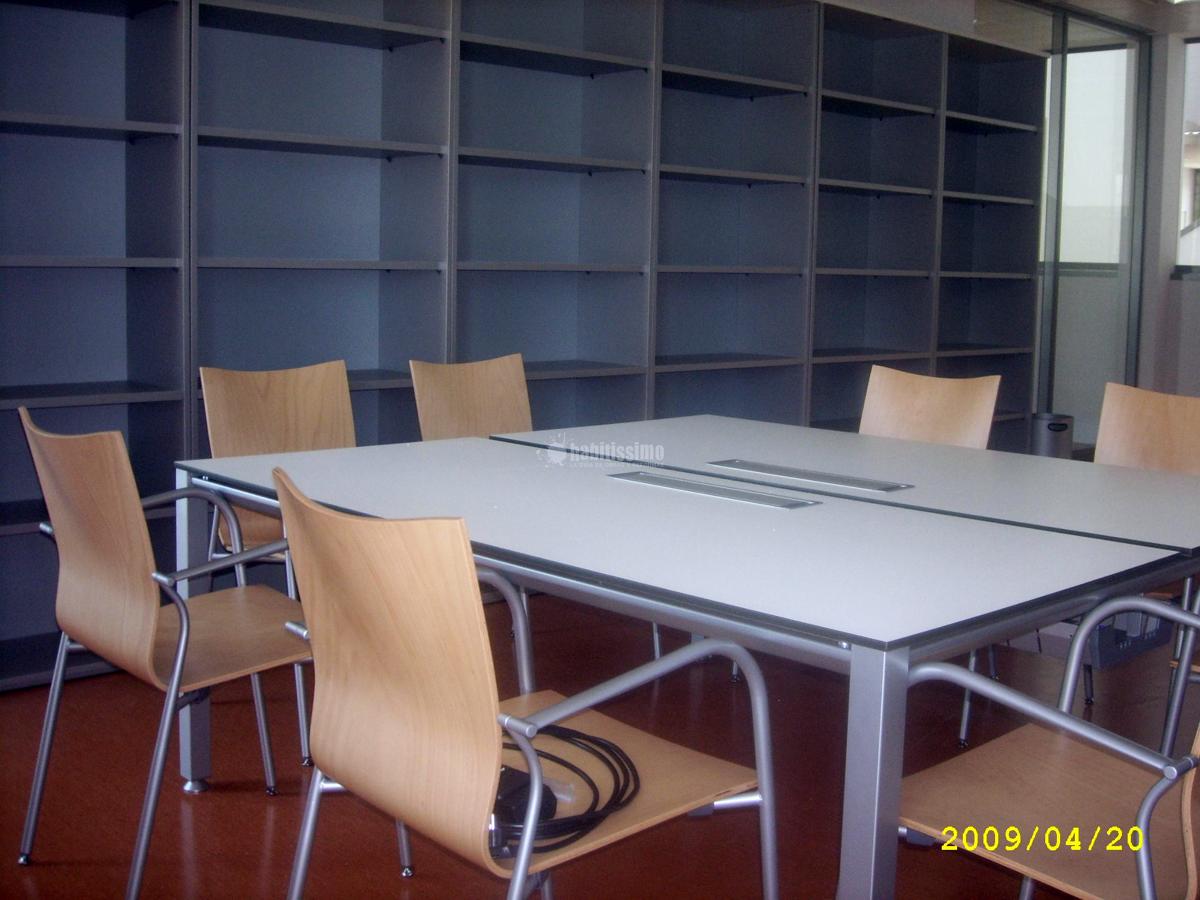 Amueblamiento edificio policia local de Coslada