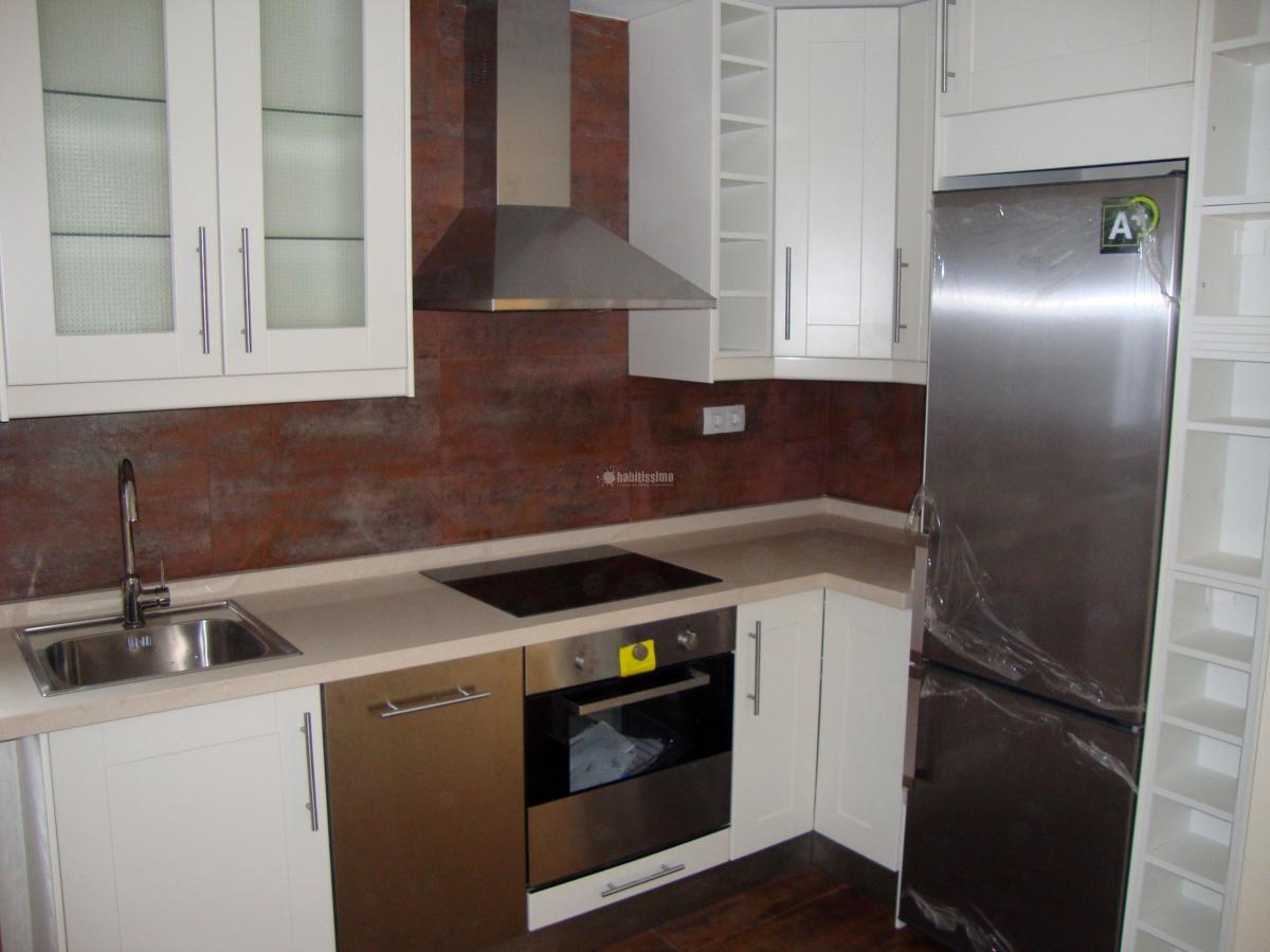 Piso en calle Peña Santa de Enol, Oviedo