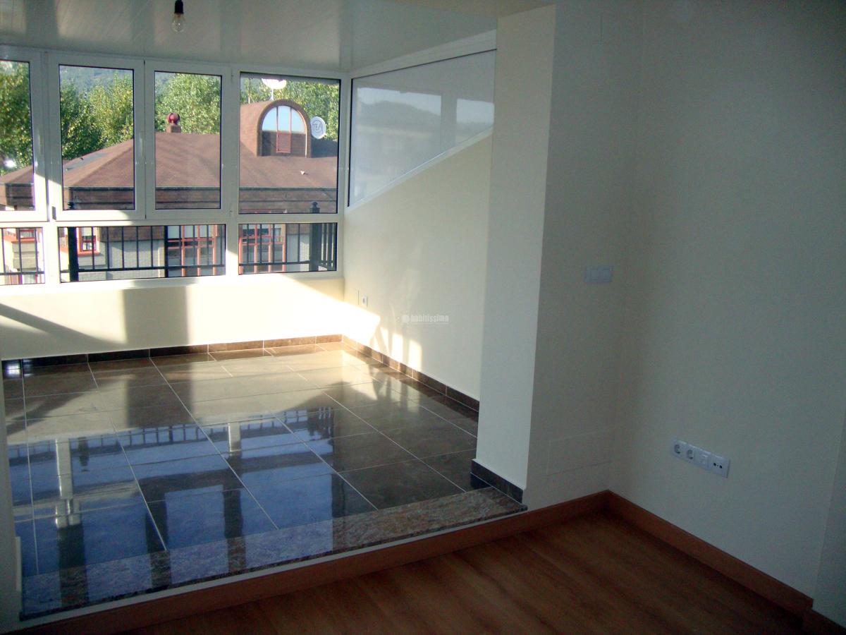 Piso en calle Peña Santa de Enol, Oviedo