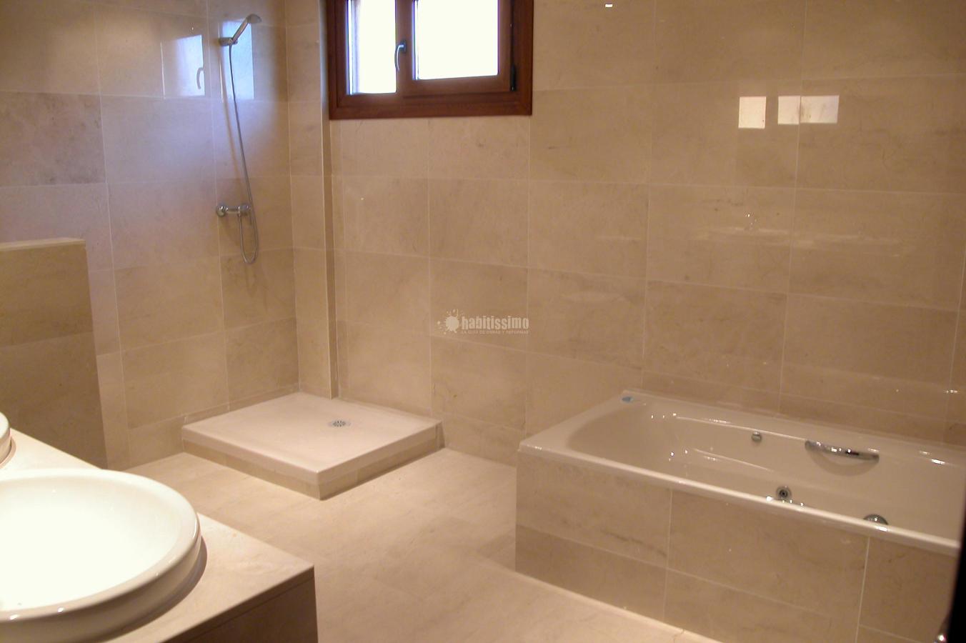 6 Viviendas pareadas e independientes de lujo.