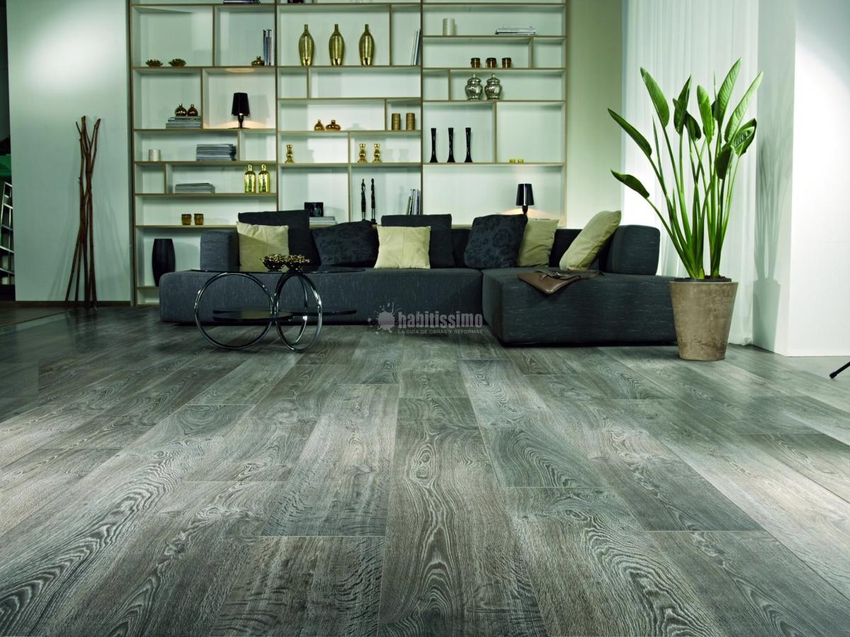 Instalación de suelo laminado Balterio en chalet de Campolivar