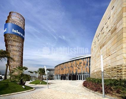 Asistencia Técnica en la Construcción de Fachadas y Cubierta del Centro Comercial y de Ocio Islazul. Madrid.
