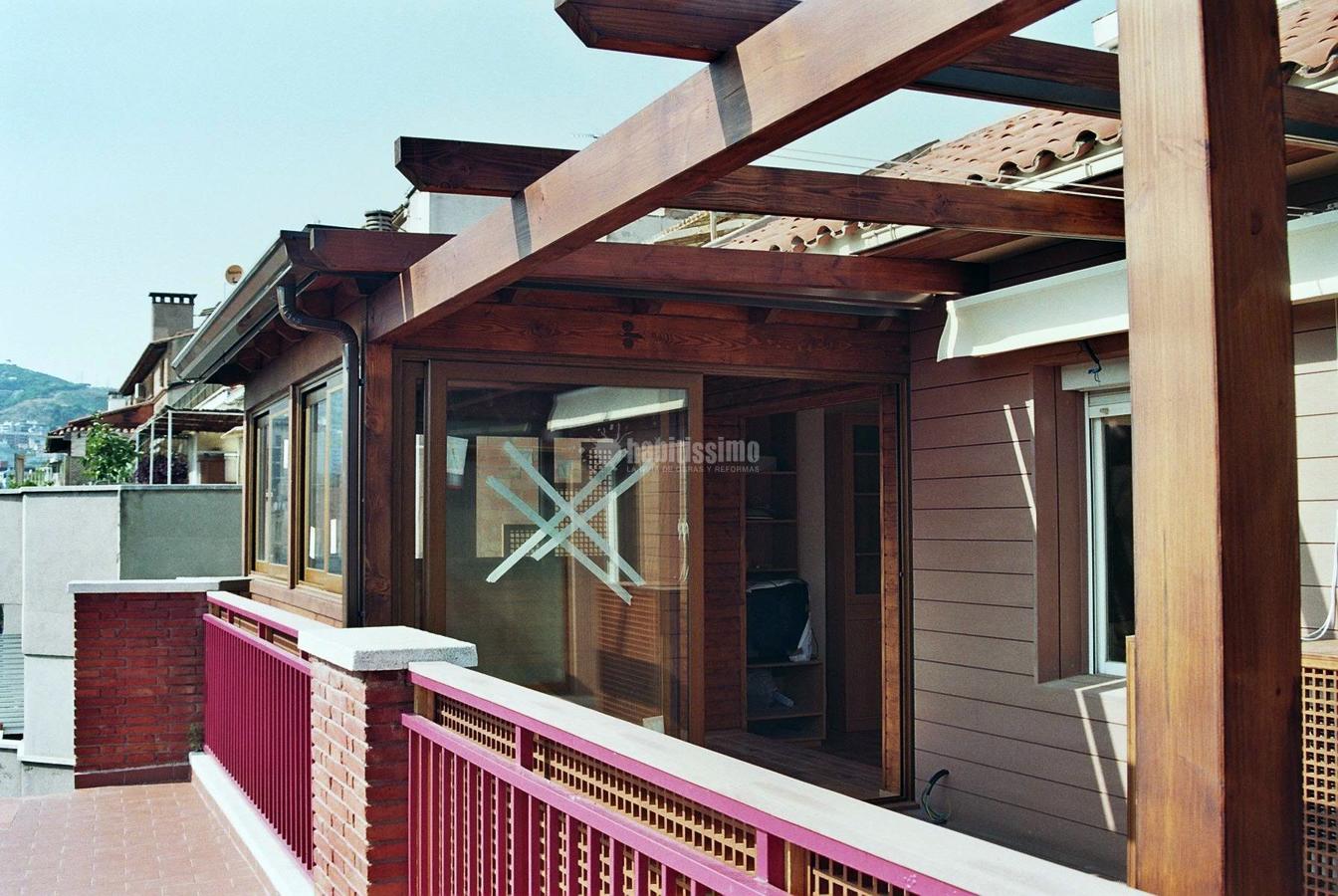 Cerramiento de terraza con madera tecnológica sin mantenimiento