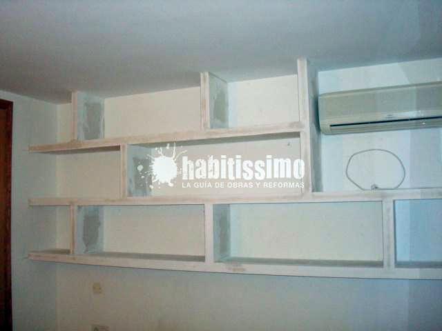 Reforma total baño y estanterías en Pladur