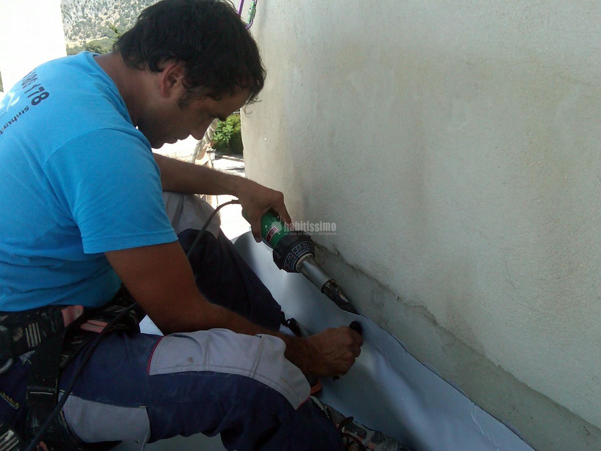 Cubierta y terraza con muchos encuentros y juntas 