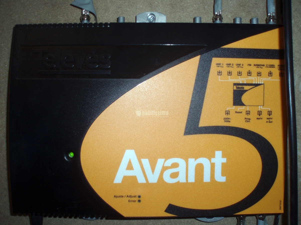 Instalación eléctrica y telecomunicaciones en edificio 5 plantas