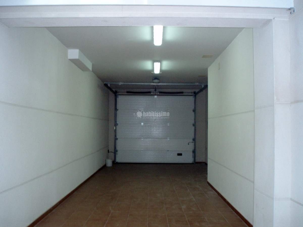 Instalación eléctrica y telecomunicaciones en edificio 5 plantas