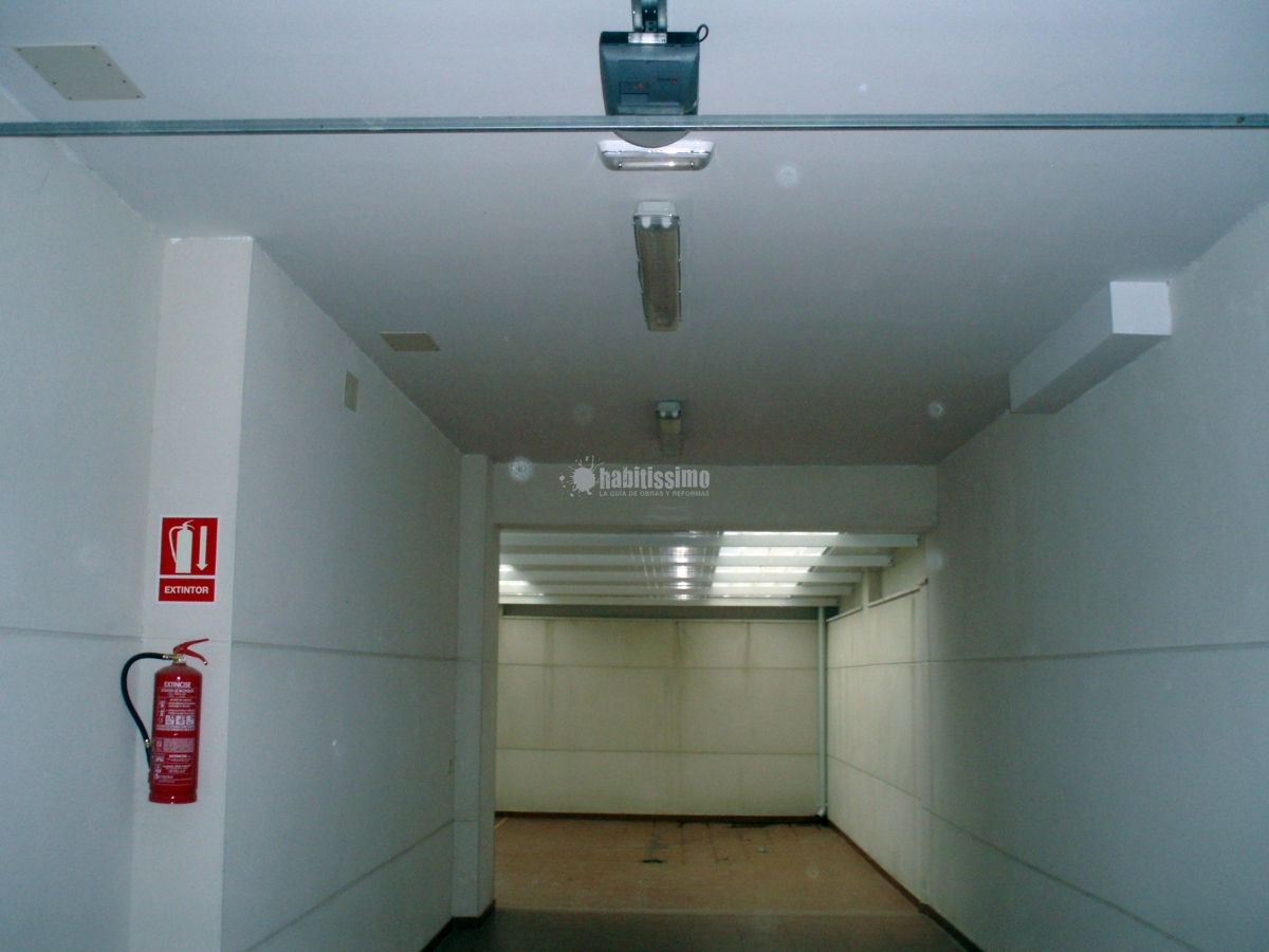 Instalación eléctrica y telecomunicaciones en edificio 5 plantas