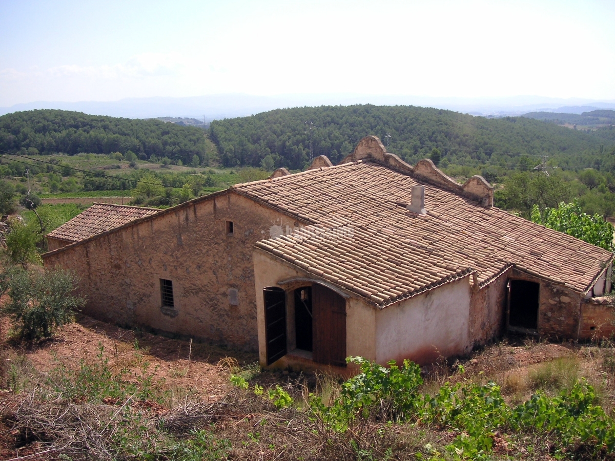 Rehabilitación y reforma de una masia en Font-rubi 