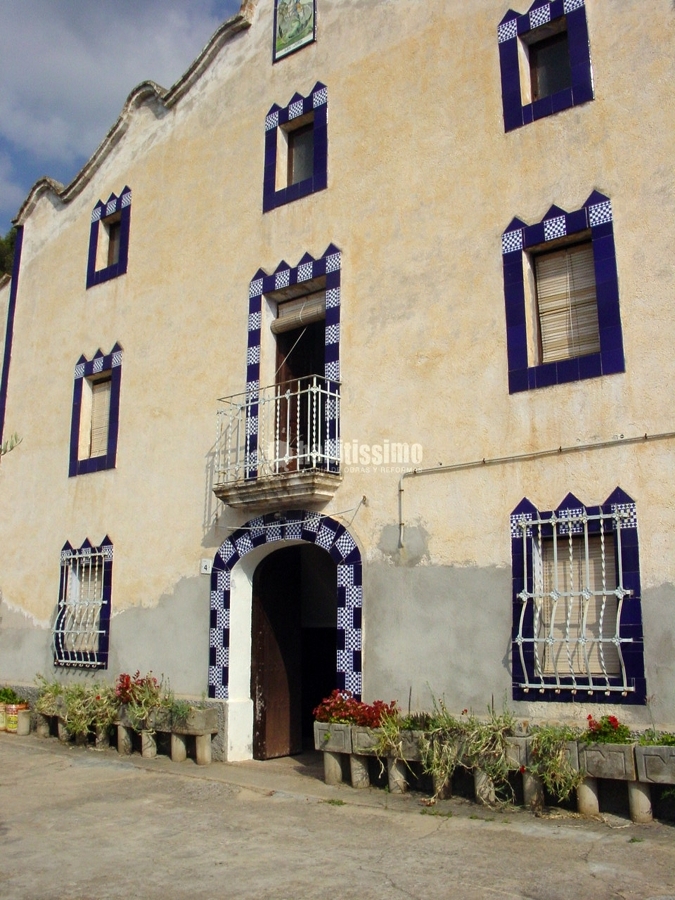 Rehabilitación y reforma de una masia en Font-rubi 