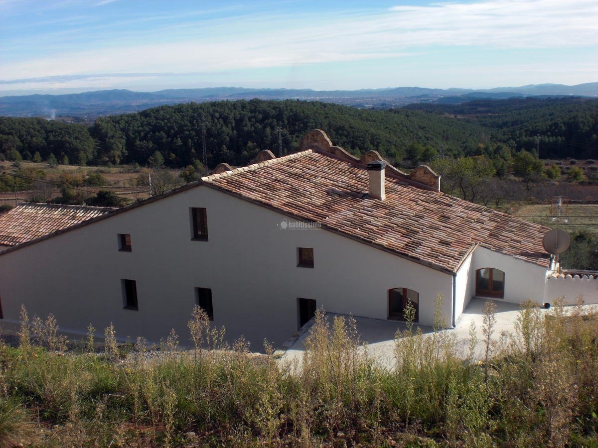 Rehabilitación y reforma de una masia en Font-rubi 