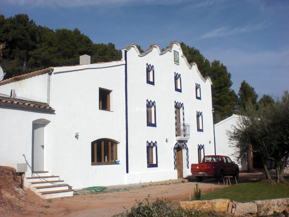 Rehabilitación y reforma de una masia en Font-rubi 