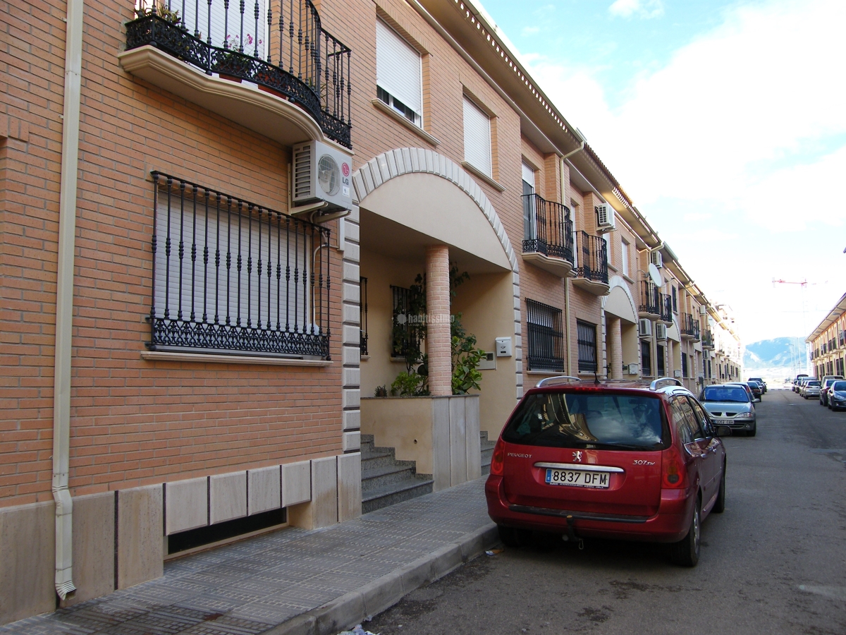 26 viviendas unifamiliares y cocheras