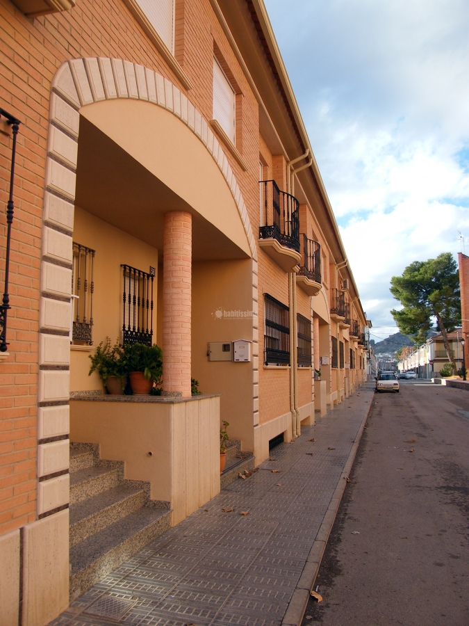 26 viviendas unifamiliares y cocheras