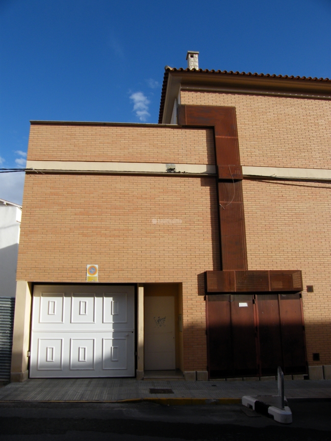 26 viviendas unifamiliares y cocheras