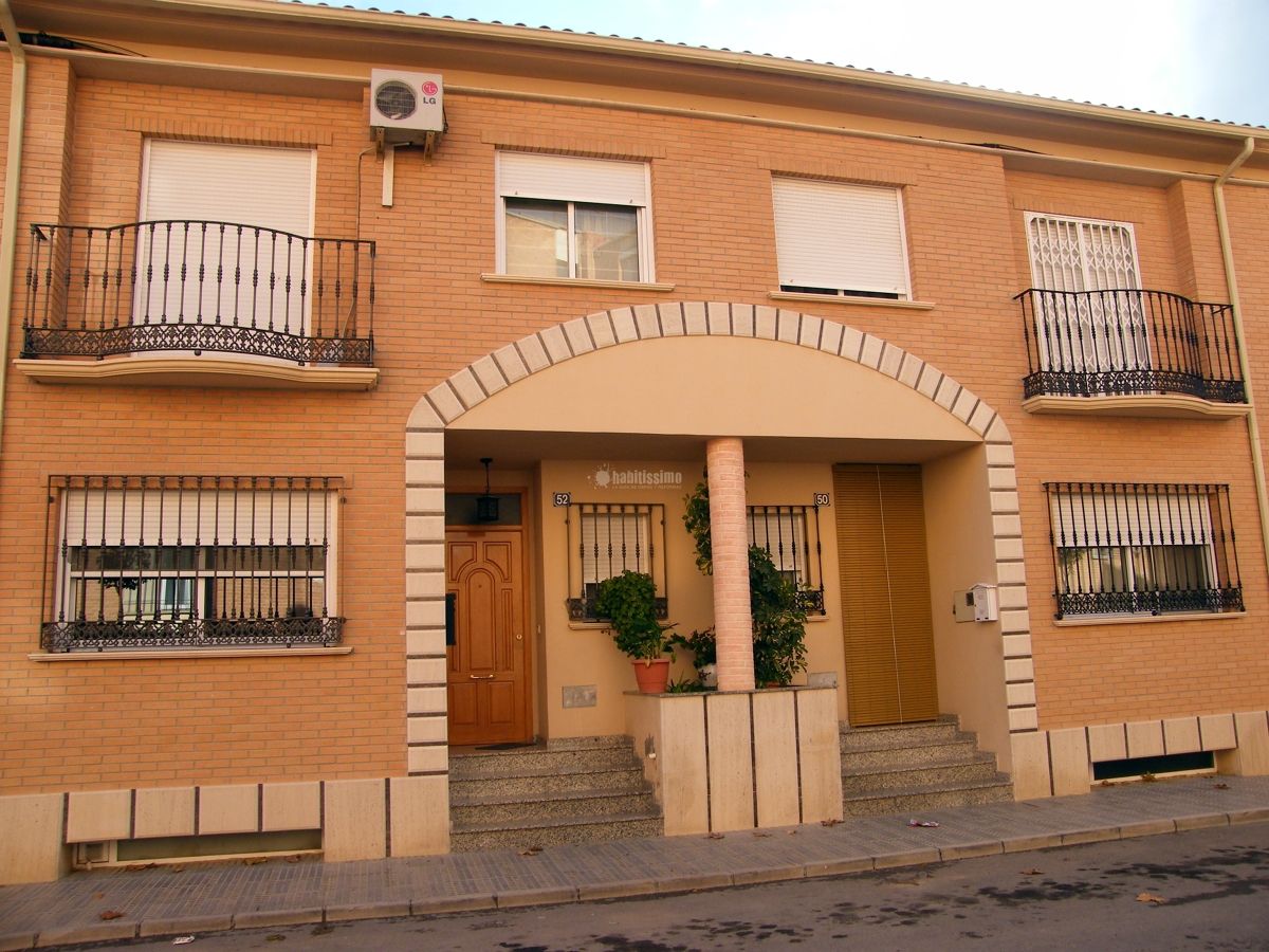 10 viviendas unifamiliares y garajes