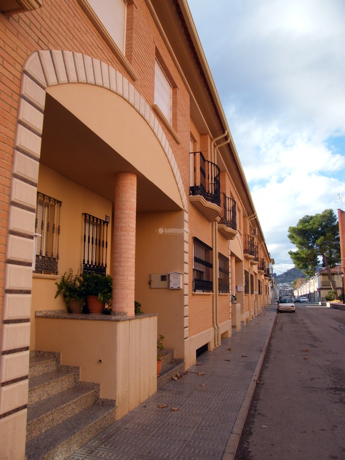 10 viviendas unifamiliares y garajes