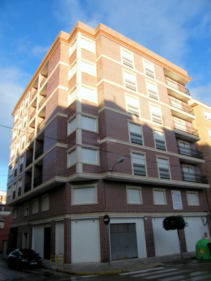 15 Viviendas, Locales, Trasteros Y Garajes