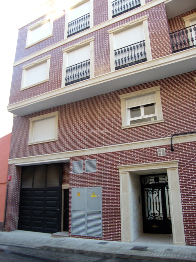 15 Viviendas, Locales, Trasteros Y Garajes