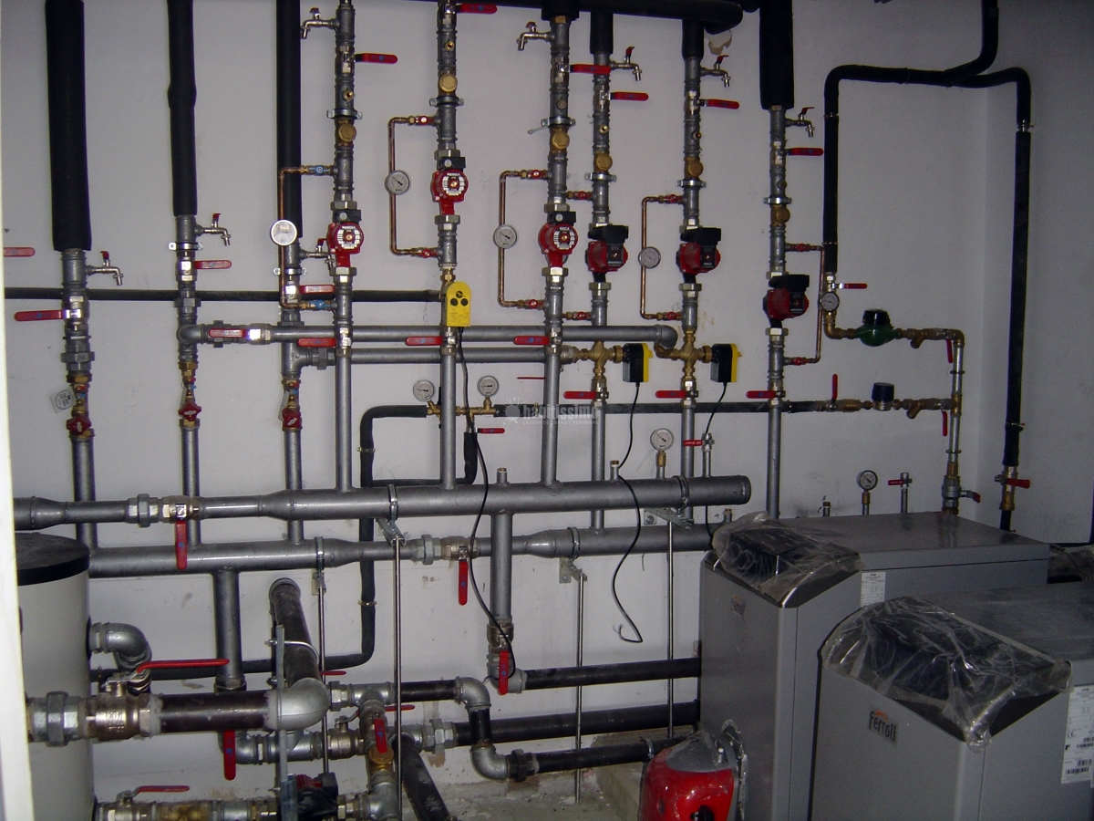 Calefacción y agua caliente en un colegio