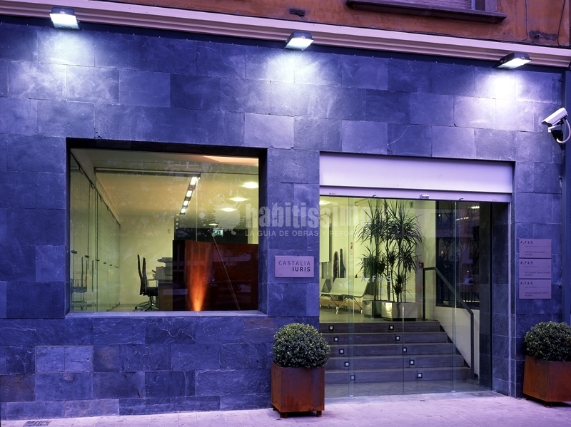 Rehabilitación integral de edificio para notaría en Castellón