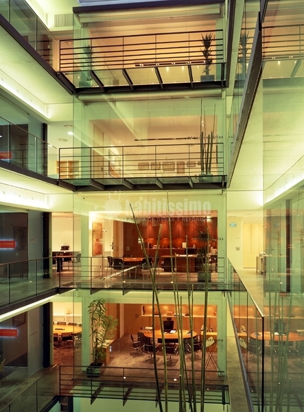 Rehabilitación integral de edificio para notaría en Castellón