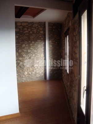 Rehabilitación integral de edificio y fachada en San Mateu, Castellón