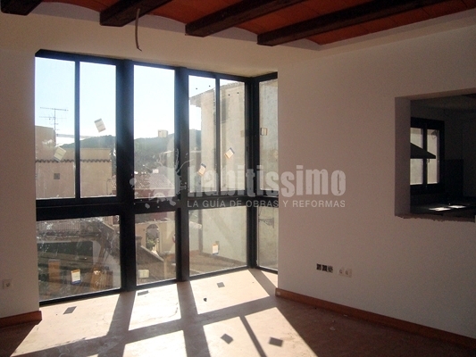 Rehabilitación integral de edificio y fachada en San Mateu, Castellón