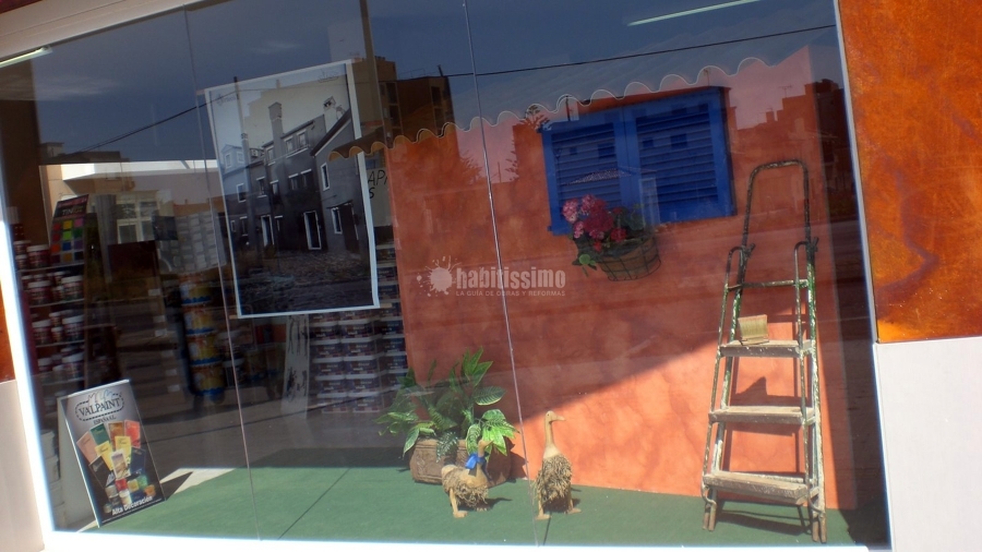 Escaparates en tiendas de Pinturas 