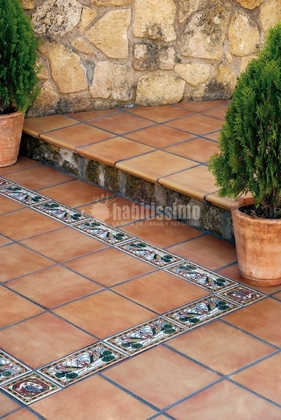 Colocación de suelo en terraza