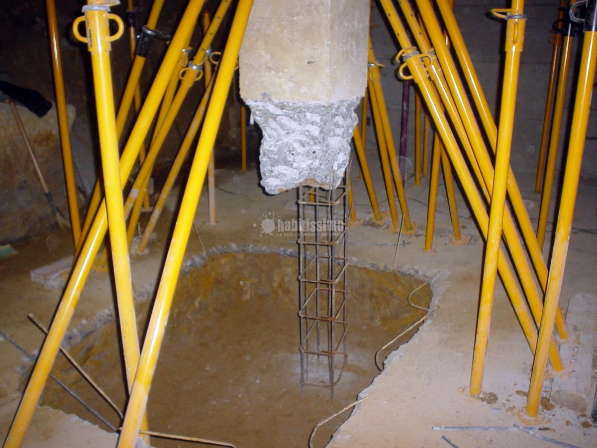 Restauración cimientos y zapatas bajo edificio construido