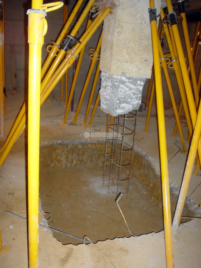 Restauración cimientos y zapatas bajo edificio construido