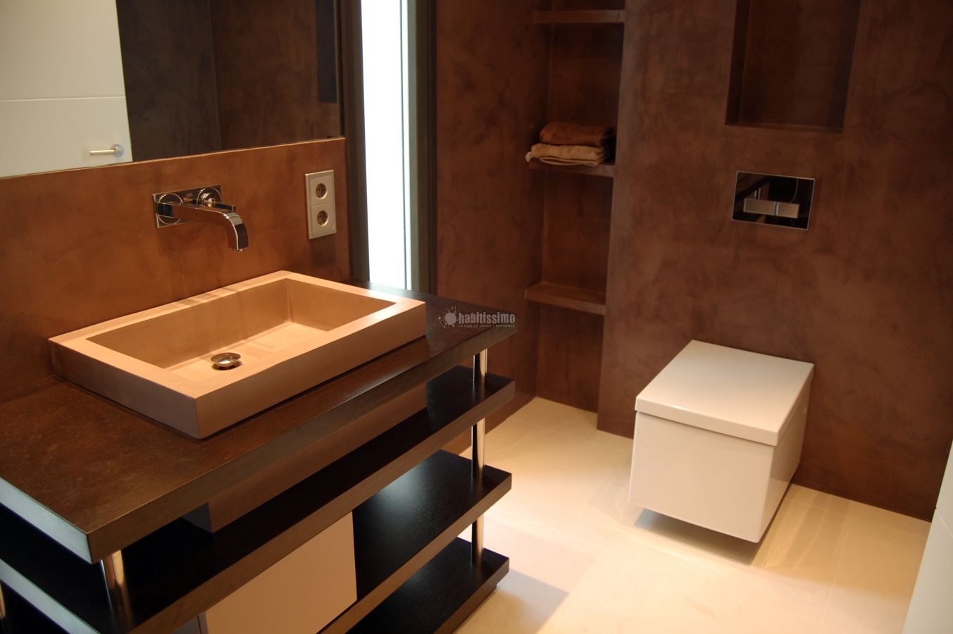 Microcemento en piscina y baños vivienda Son Vida